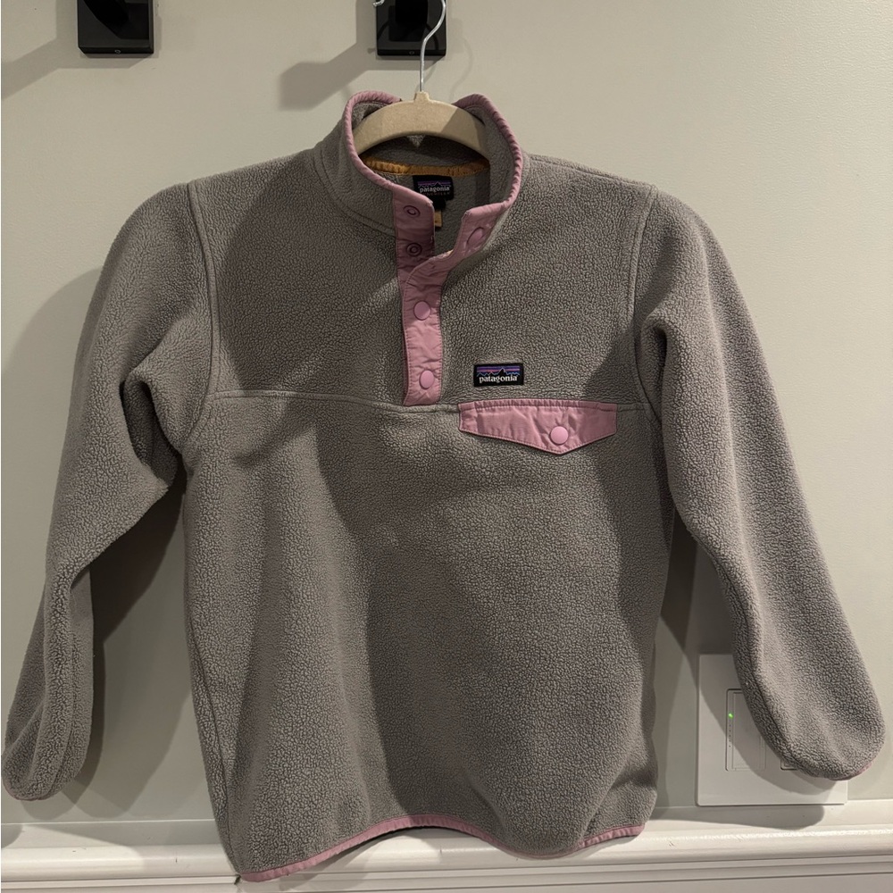 Patagonia Gray and Pink synchilla snap fleece size m 10